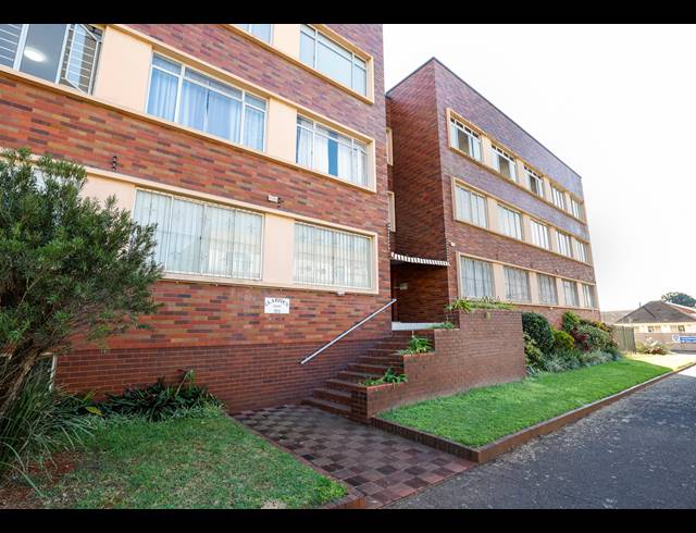 3 BEDROOM APARTMENT FOR SALE IN WINDERMERE
